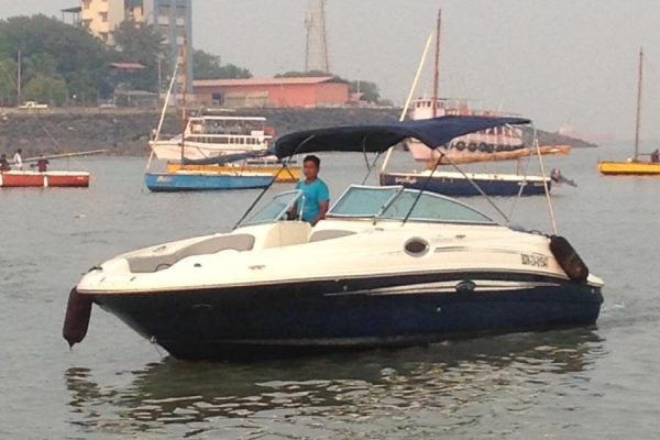 Sea Ray 280 Speedboat on Charter in Mumbai